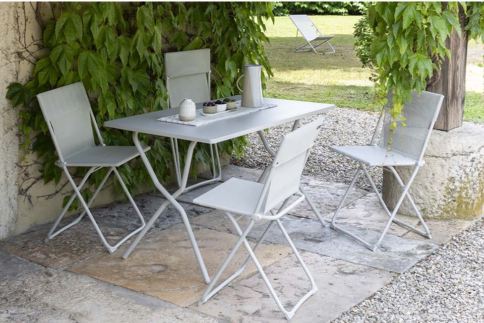 test Table Balcony 120 et 4 chaises de jardin, couleur Seigle Lafuma Mobilier