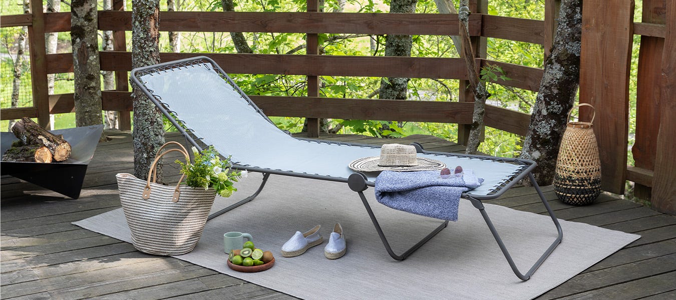 Bain de soleil Siesta en terrasse d'un chalet | Lafuma Mobilier