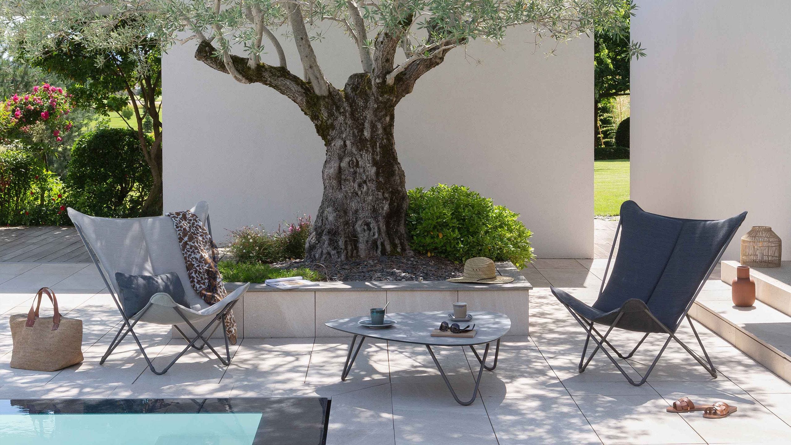 Comment aménager sa terrasse autour de la piscine ?