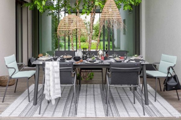 Quelle matière pour sa table de jardin ?